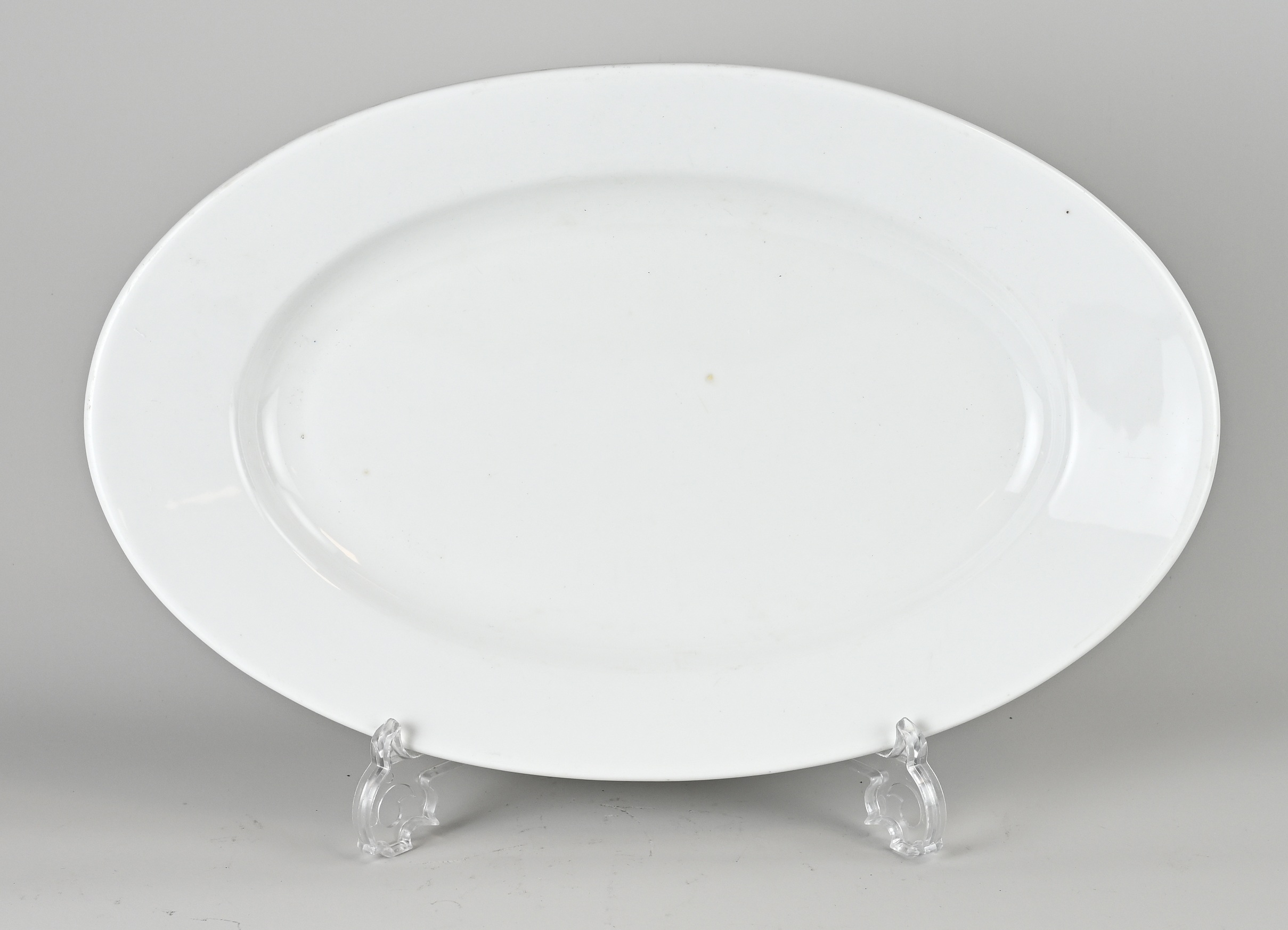 Porcelain meat dish, 42.5 x 27 cm.