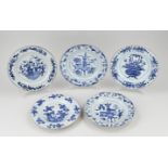 Five 18th century Chinese plates Ø 22 - 23 cm.