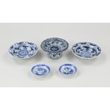 Five Chinese bowls, 6 - 11 cm.