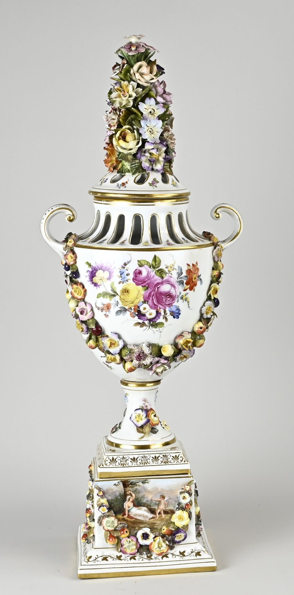 Kapitale Potschappel display vase, H 60 cm. - Image 2 of 3