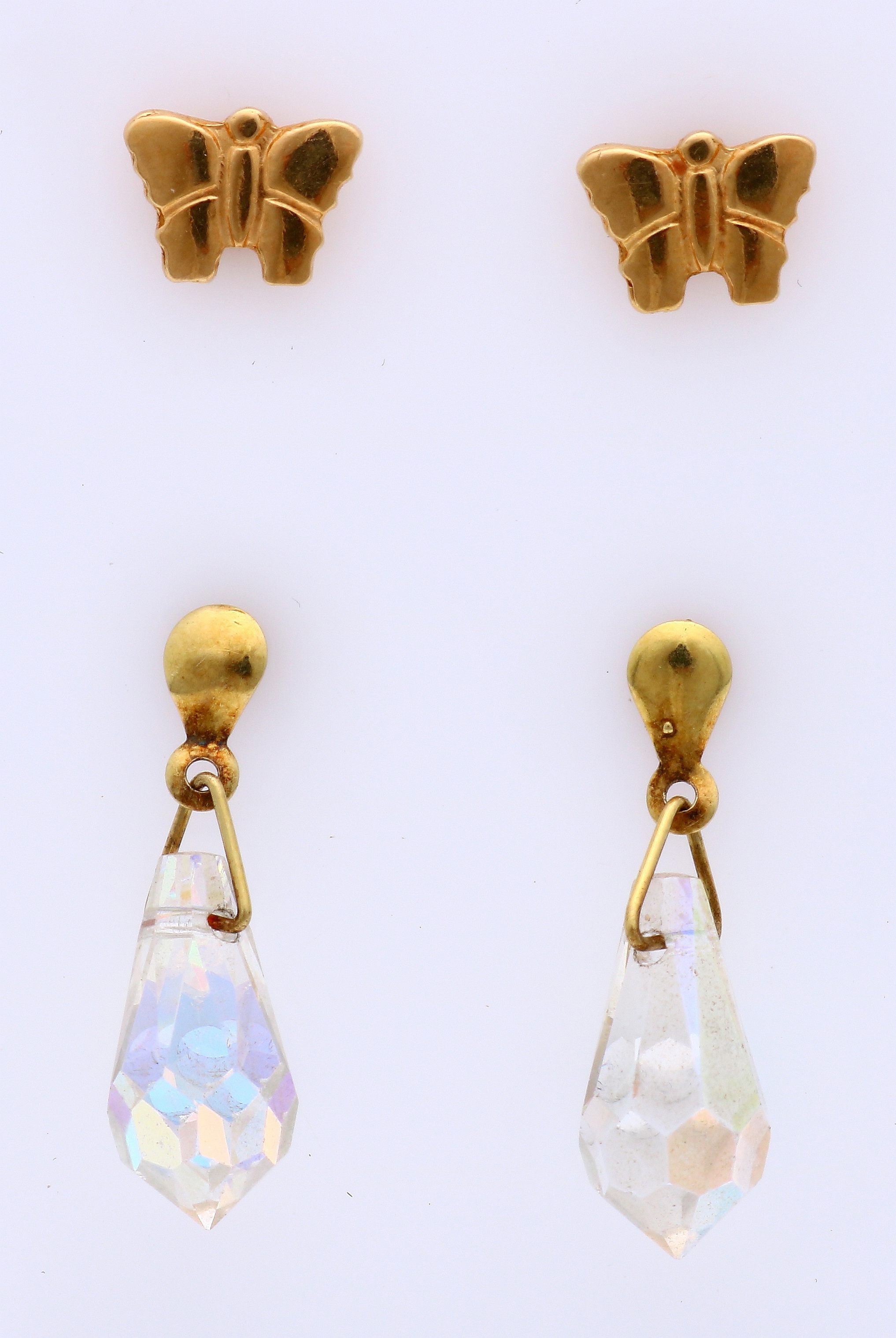 2 Pairs of gold earrings