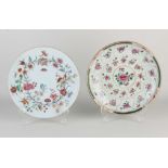 Two 18th century Chinese Family Rose plates Ø 22 - 23 cm.