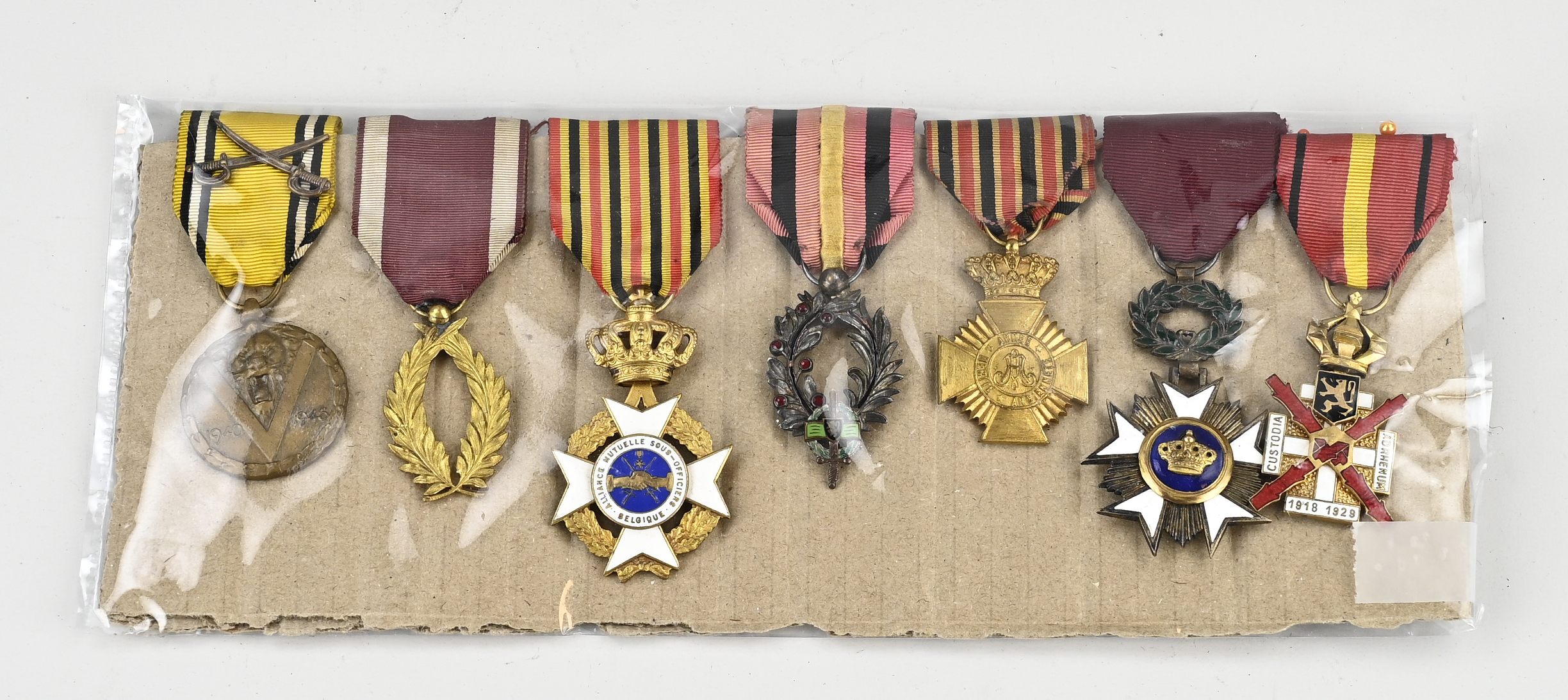 7x Military decoration (Belgium)
