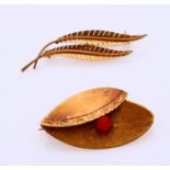 2 gold brooches