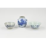 Lot of antique Chinese porcelain (3x)