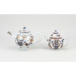 Two 18th century Chinese Imari teapots, Ø 9 -11 cm.