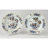 Two 18th century Chinese plates Ø 23 cm.