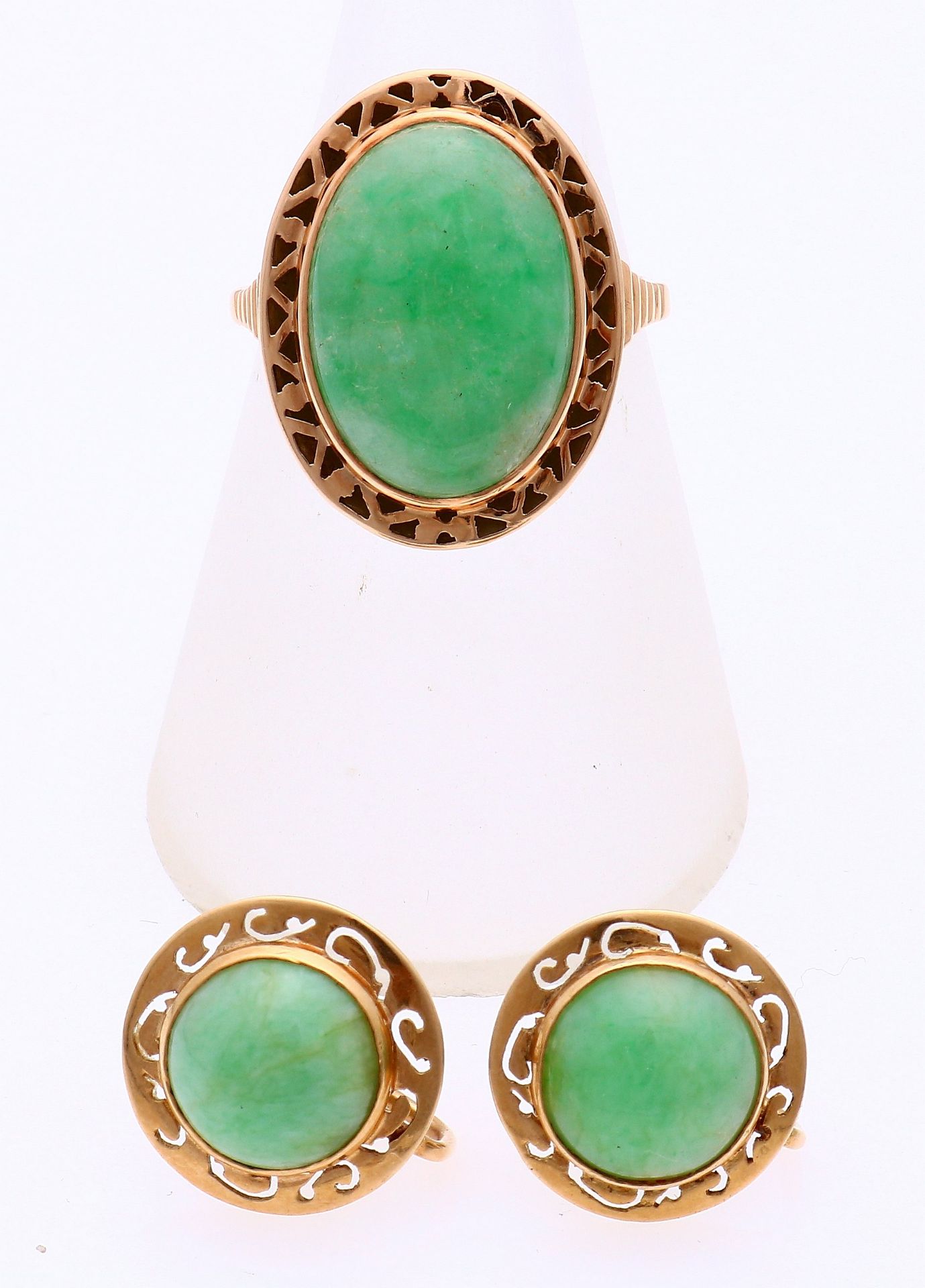 Gold ring & earrings with jade