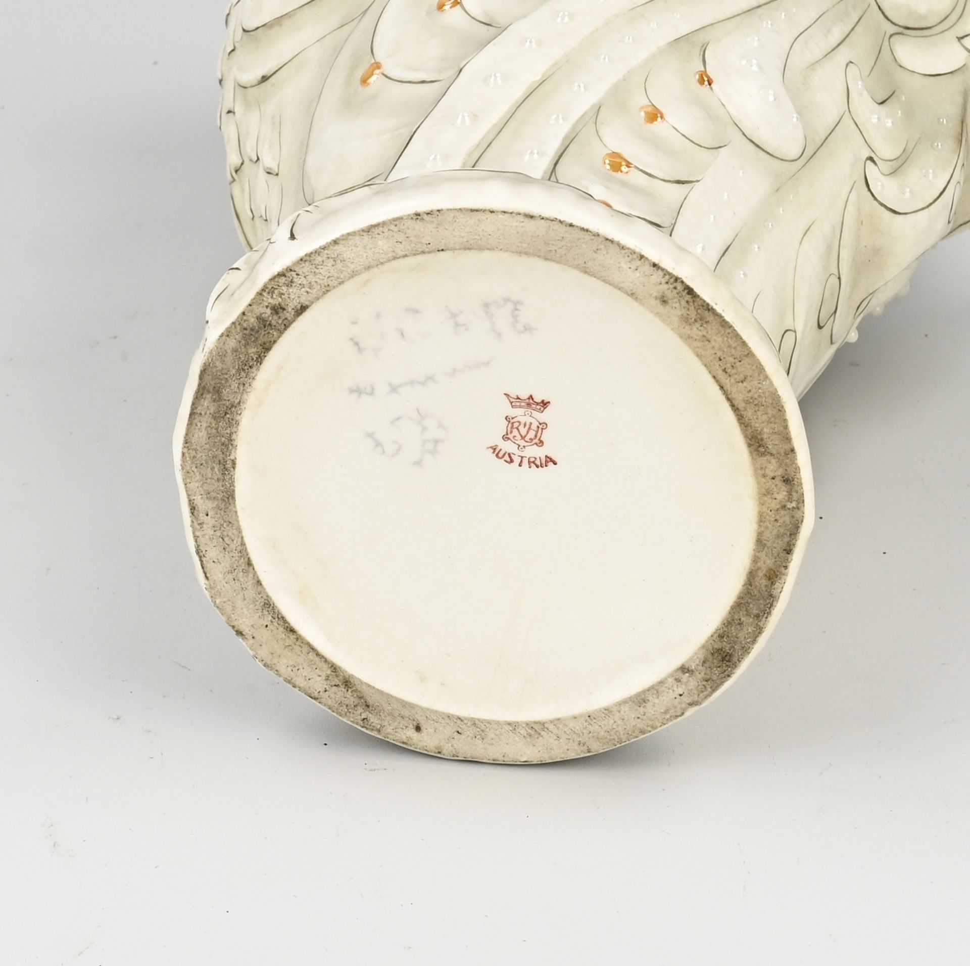 Antique bisquit handle vase, 1900 - Image 3 of 3