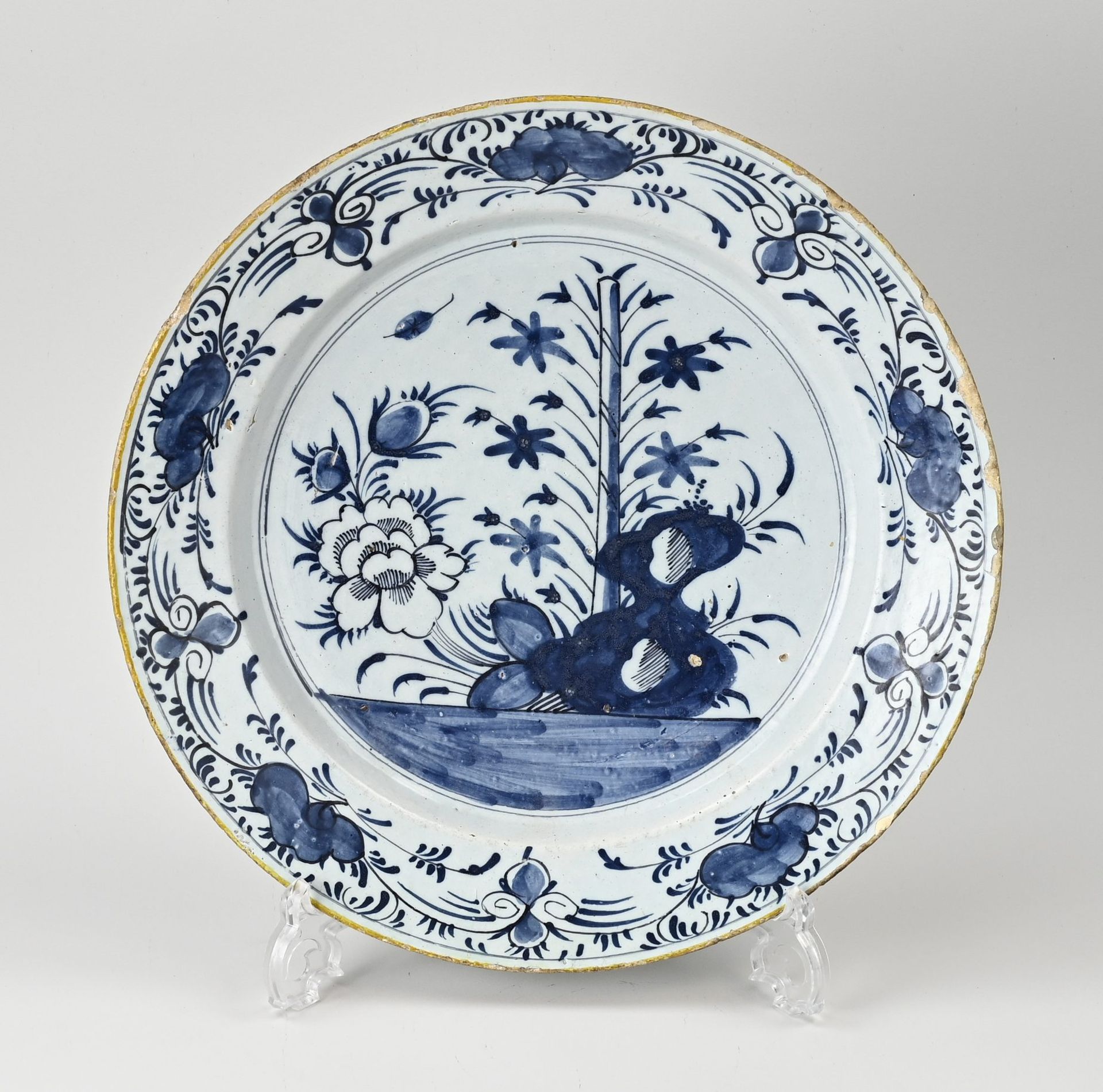 18th century Delft dish Ø 34 cm.