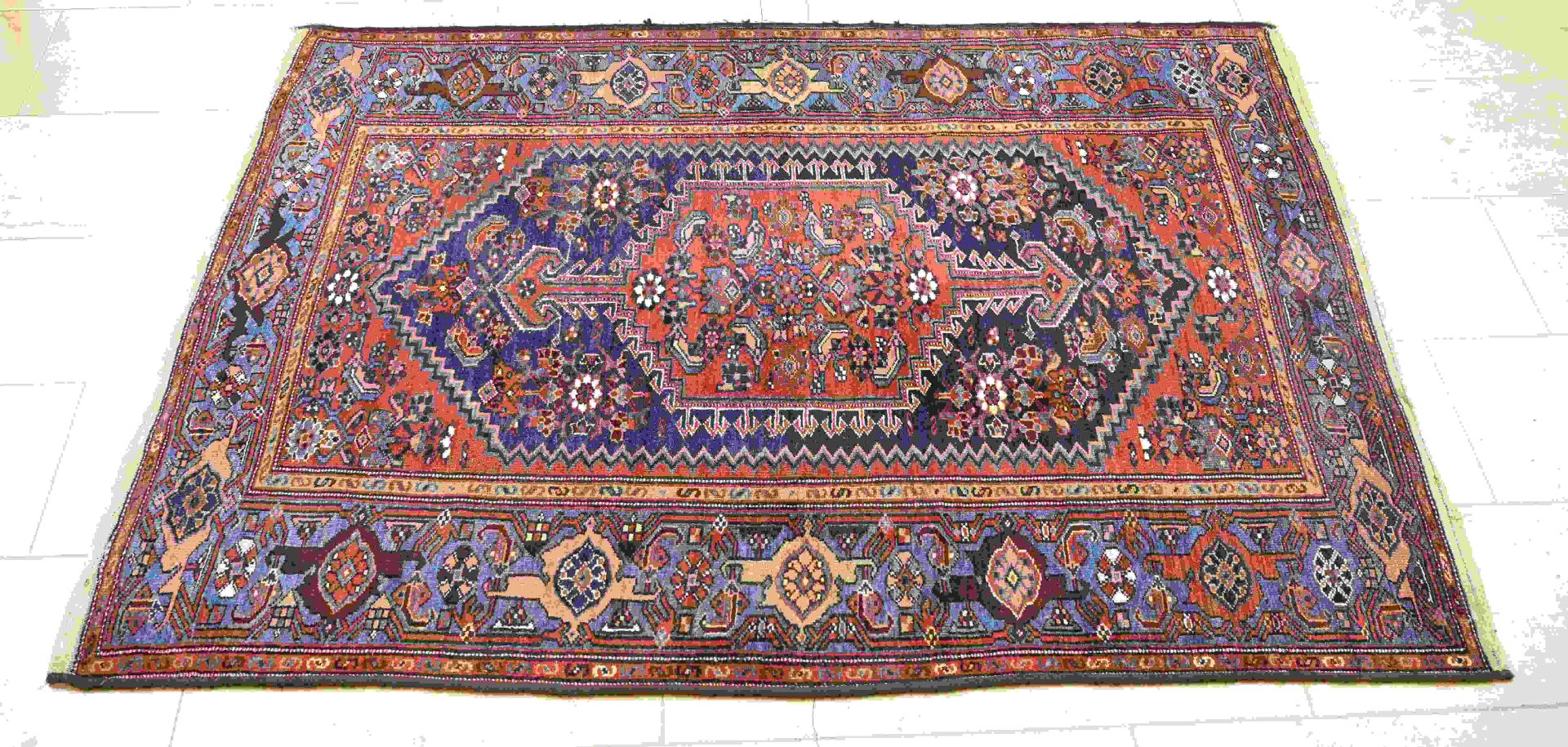 Persian rug, 196 x 137 cm.