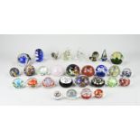 Lot paperweight (25x)
