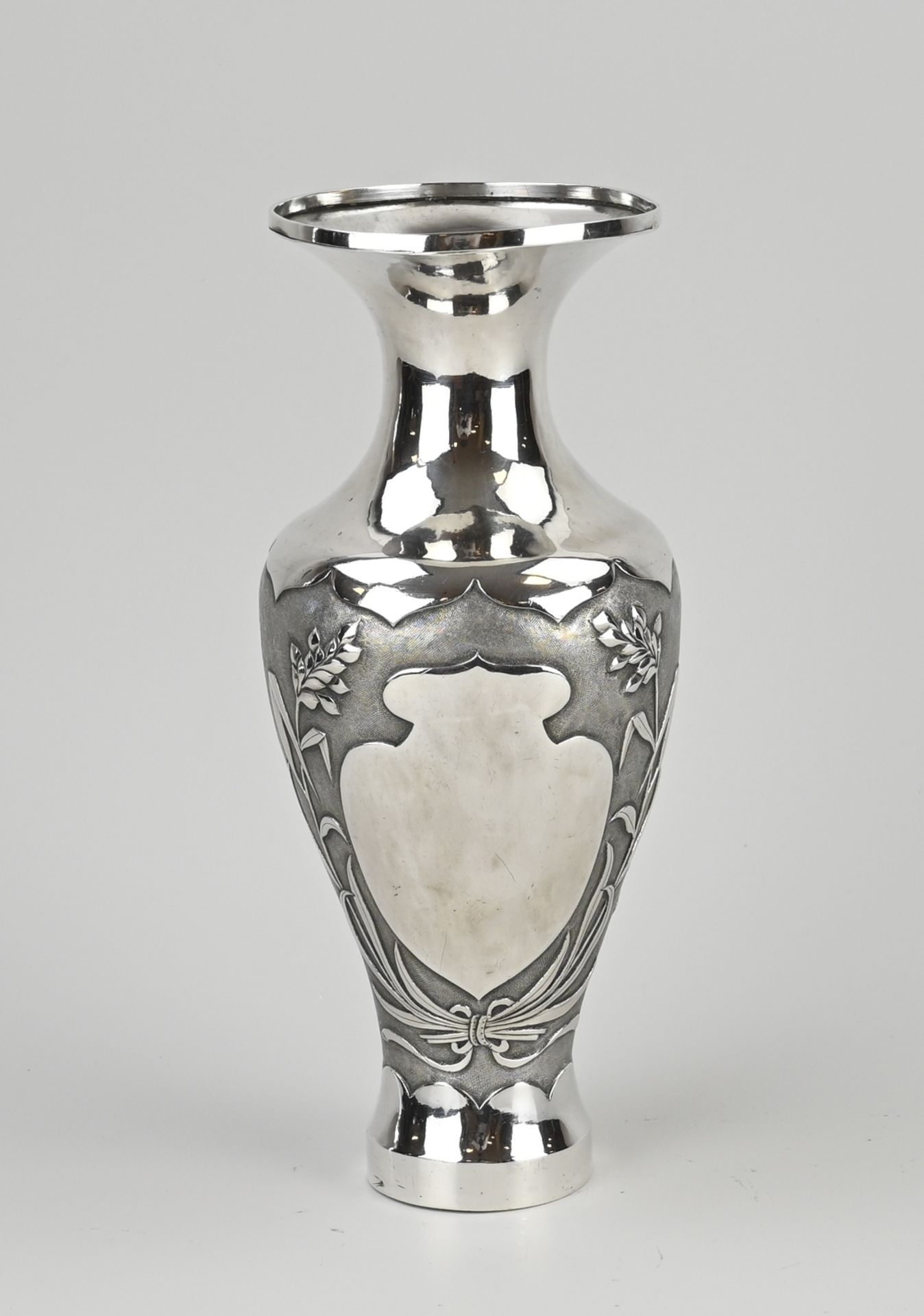 Silver vase, Chinese / Japanese - Image 2 of 2