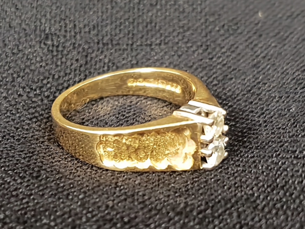 18ct Gold Ring with Two Inset Diamonds, total weight 5.08g - Image 3 of 4