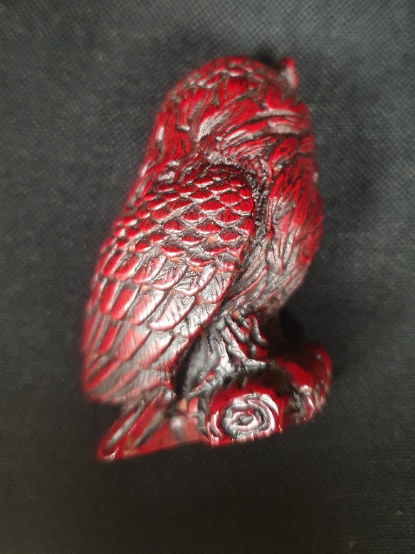 A small carved Owl Netsuke Figurine - Image 2 of 2