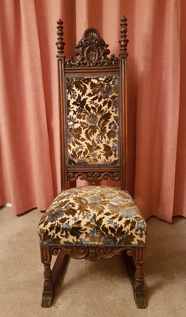 Pair of Large Masonic King and Queen Chairs from an American Chapter - Image 4 of 6