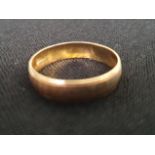 9ct Gold Wedding Band, weight 2.2g. Size S
