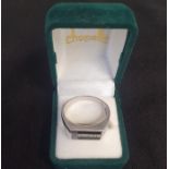 White Gold 9ct Signet Ring, weight 5g. Size W