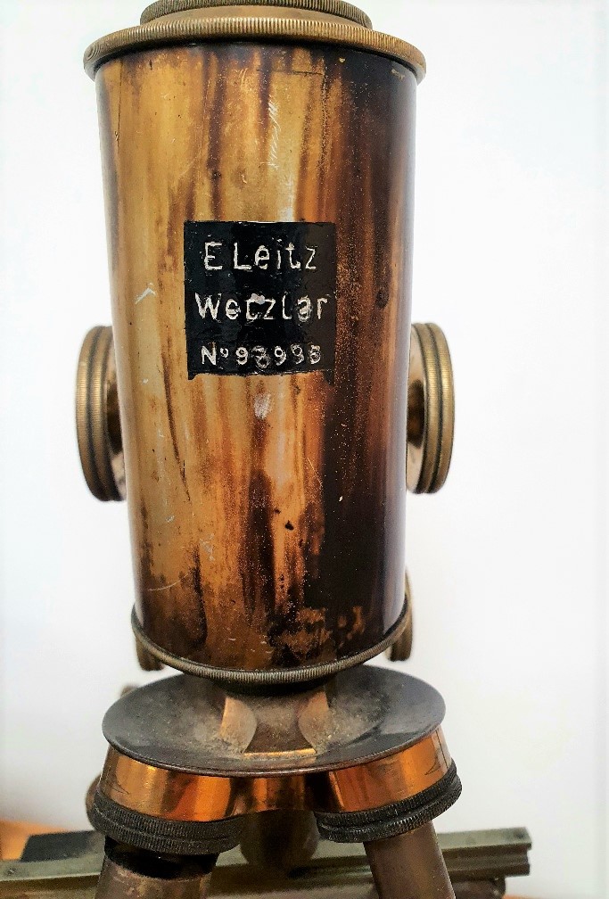 Ernst Leitz 1925 Monocular Brass Microscope, Model Number 98995. - Image 5 of 5