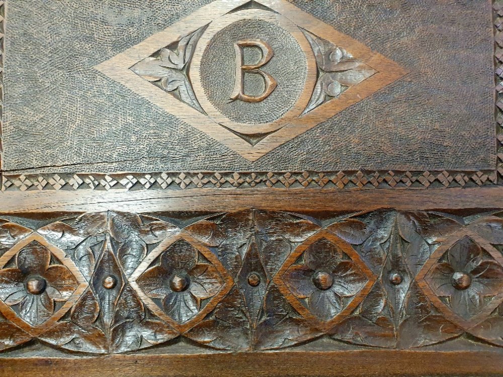 A Chip Carved Victorian Oak Tray inscribed with the letter "B" - Image 3 of 4