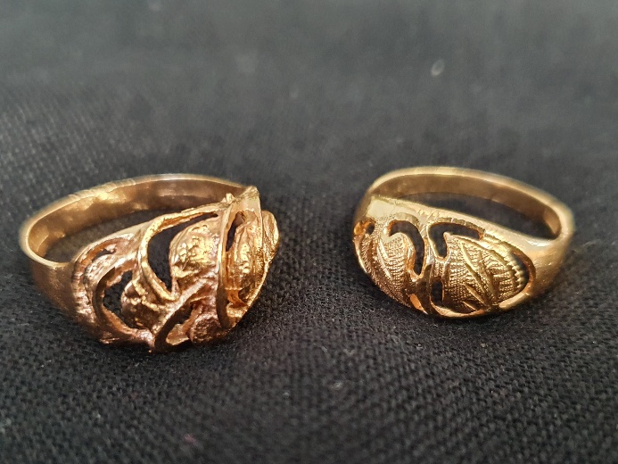 2 x Pierced Gold Rings, Egyptian Hallmark for 18ct Gold. Weight 7.5g