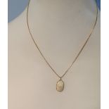 18ct Gold Necklace Chain with Gold Mounted Scarab Beetle. Weight 6g.