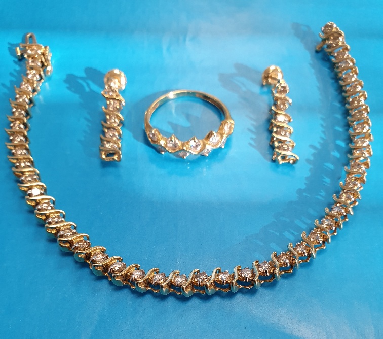 14ct Gold and Diamond QVC 20cm Bracelet, Earrings and Ring (matching) in original box. Total weight - Image 2 of 4