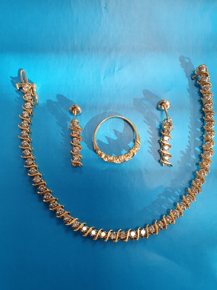 14ct Gold and Diamond QVC 20cm Bracelet, Earrings and Ring (matching) in original box. Total weight - Image 4 of 4