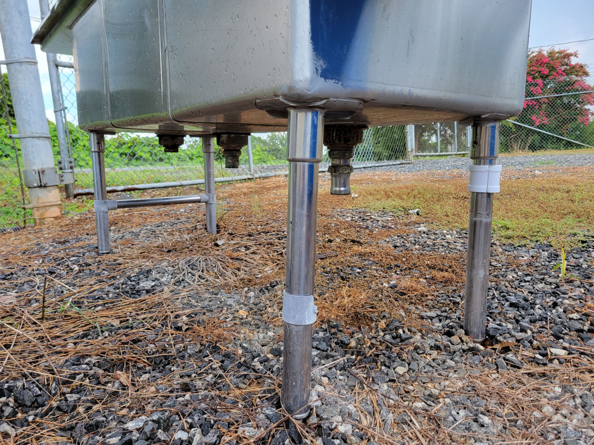 Stainless Steel 3 Bay Utility Sink - Image 3 of 4