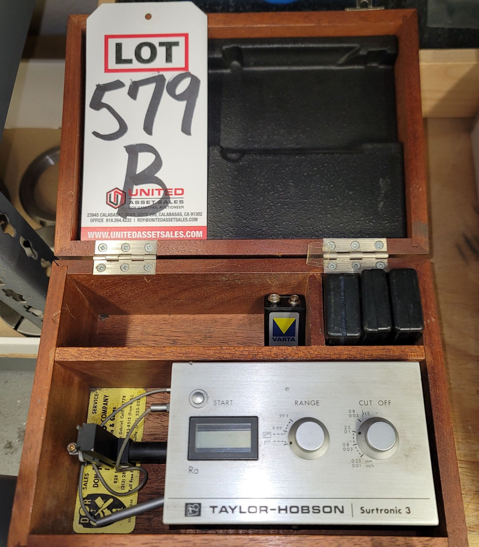 TAYLOR-HOBSON SURTRONIC 3 ROUGHNESS GAGE, W/ CASE