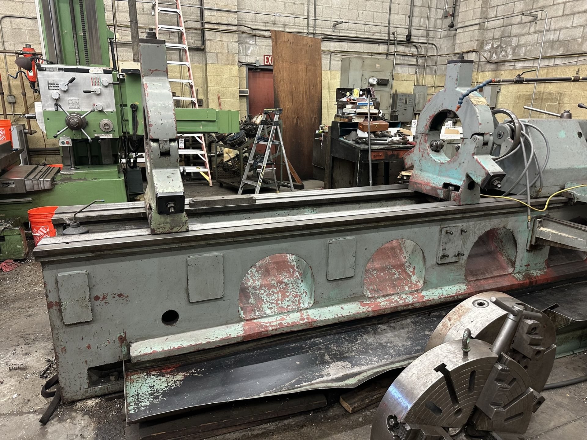 TOS SUS 80 LATHE, 32" X 130" CC, 15" 6-JAW CHUCK, TAILSTOCK, (2) STEADY RESTS, DUPLOMATIC TA-175 - Image 21 of 27