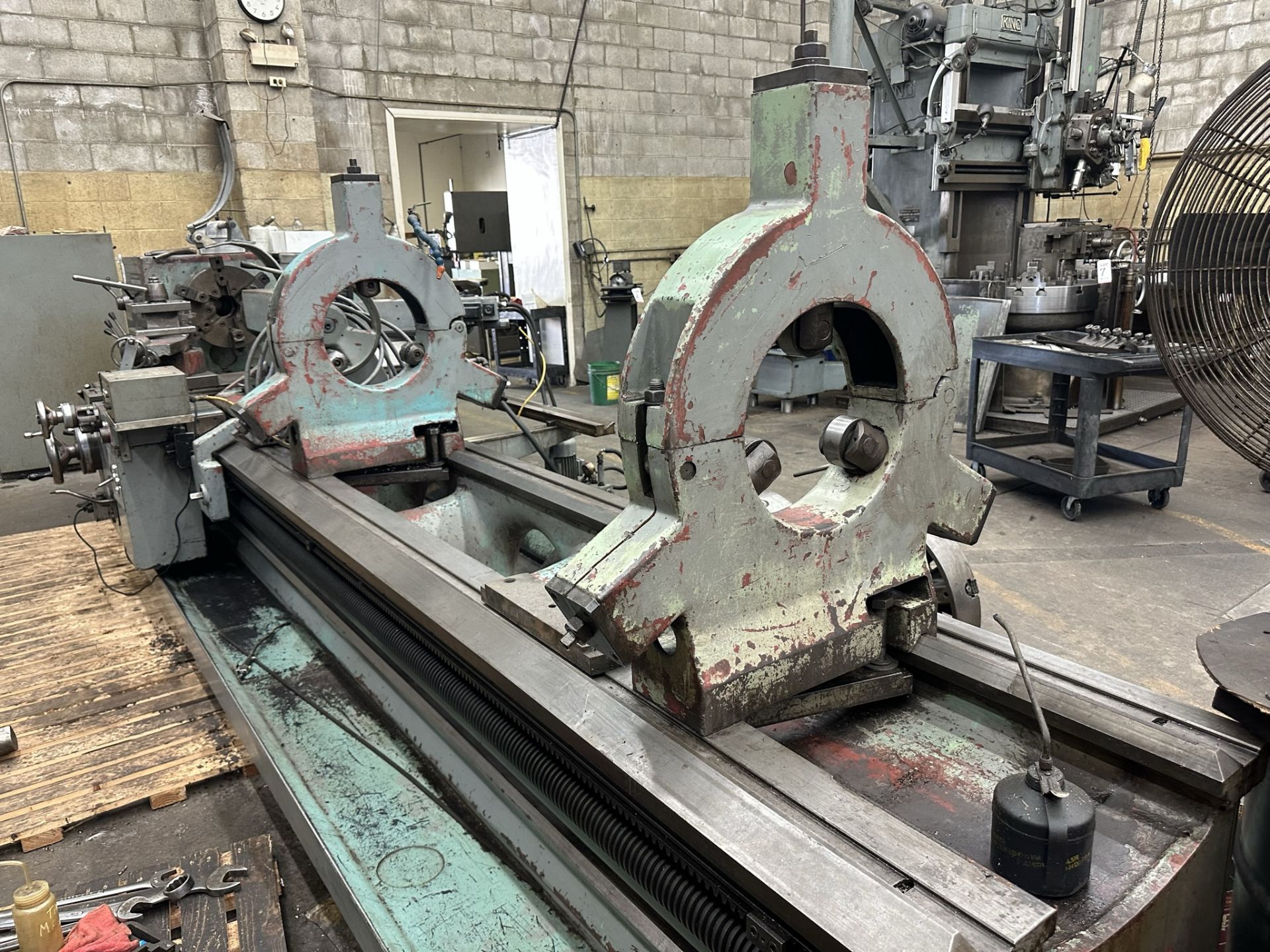 TOS SUS 80 LATHE, 32" X 130" CC, 15" 6-JAW CHUCK, TAILSTOCK, (2) STEADY RESTS, DUPLOMATIC TA-175 - Image 2 of 27