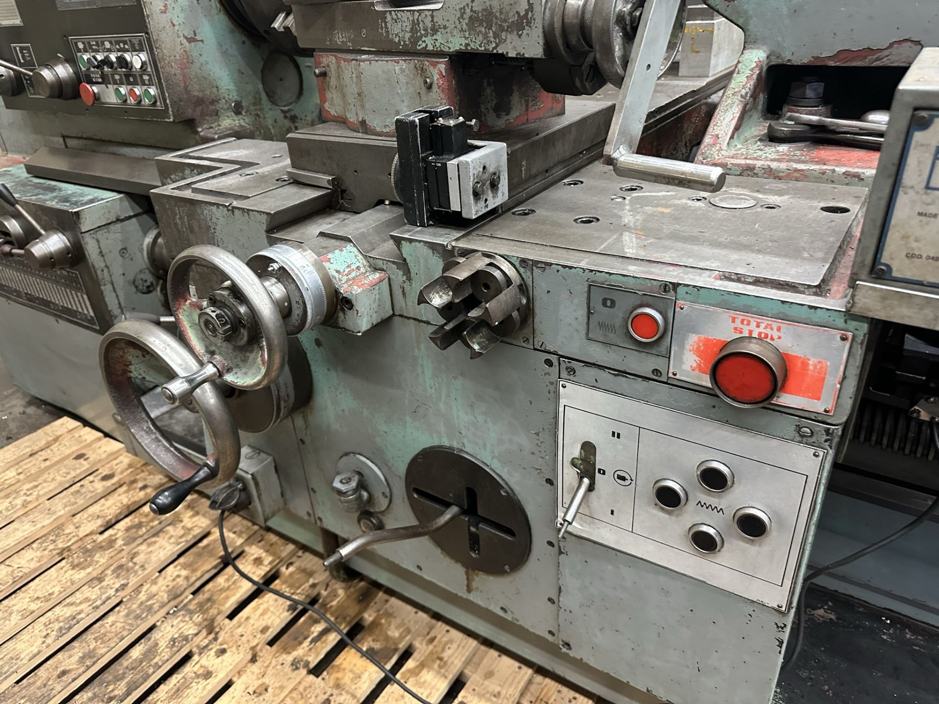 TOS SUS 80 LATHE, 32" X 130" CC, 15" 6-JAW CHUCK, TAILSTOCK, (2) STEADY RESTS, DUPLOMATIC TA-175 - Image 17 of 27