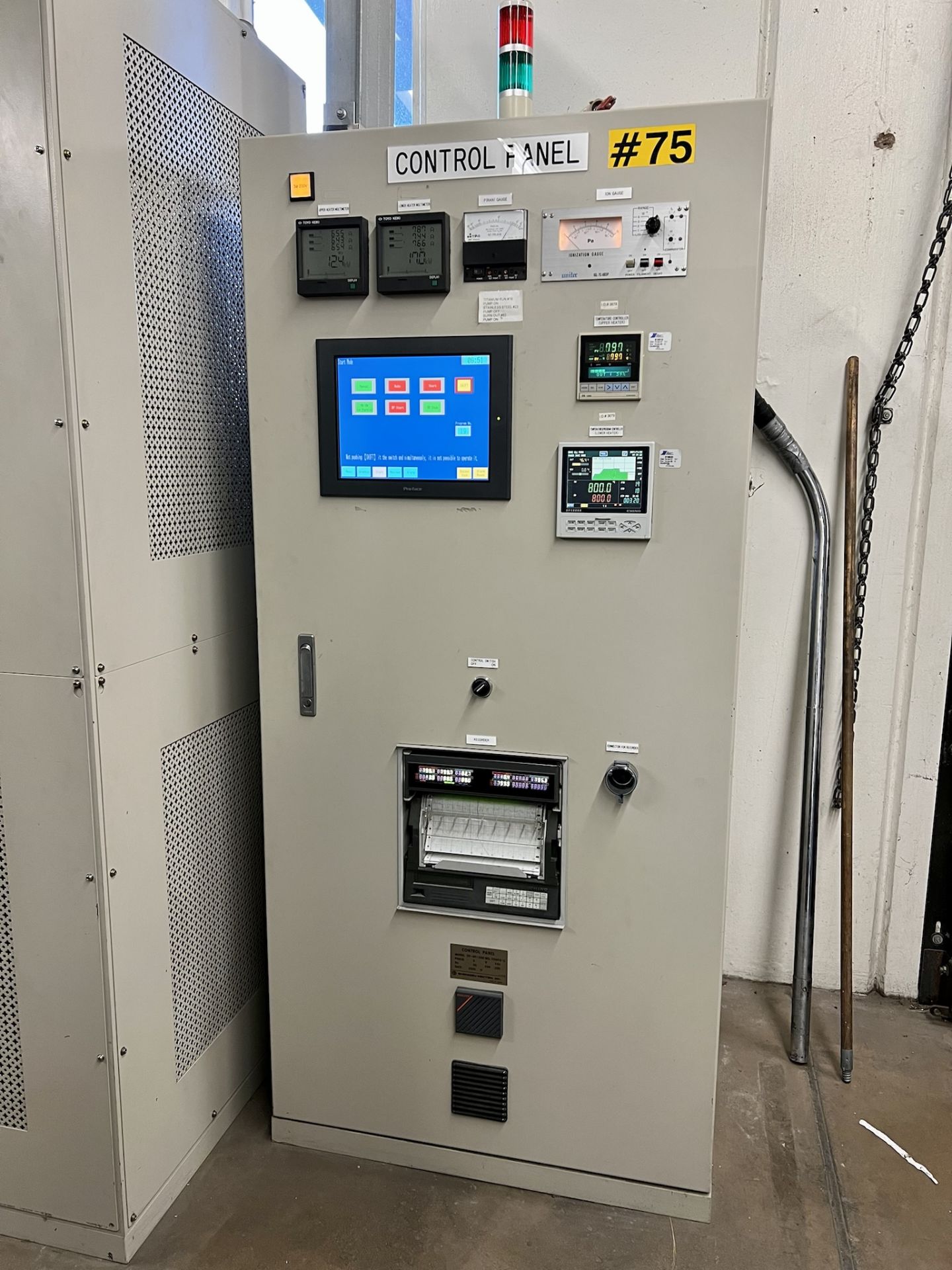 2005 SHIMADZU VACUUM BRAZING FURNACE, MODEL VHSGR 40/40/210, MAX. C 1600 DEGREES, PRESSURE 7X10-3PA. - Image 6 of 39