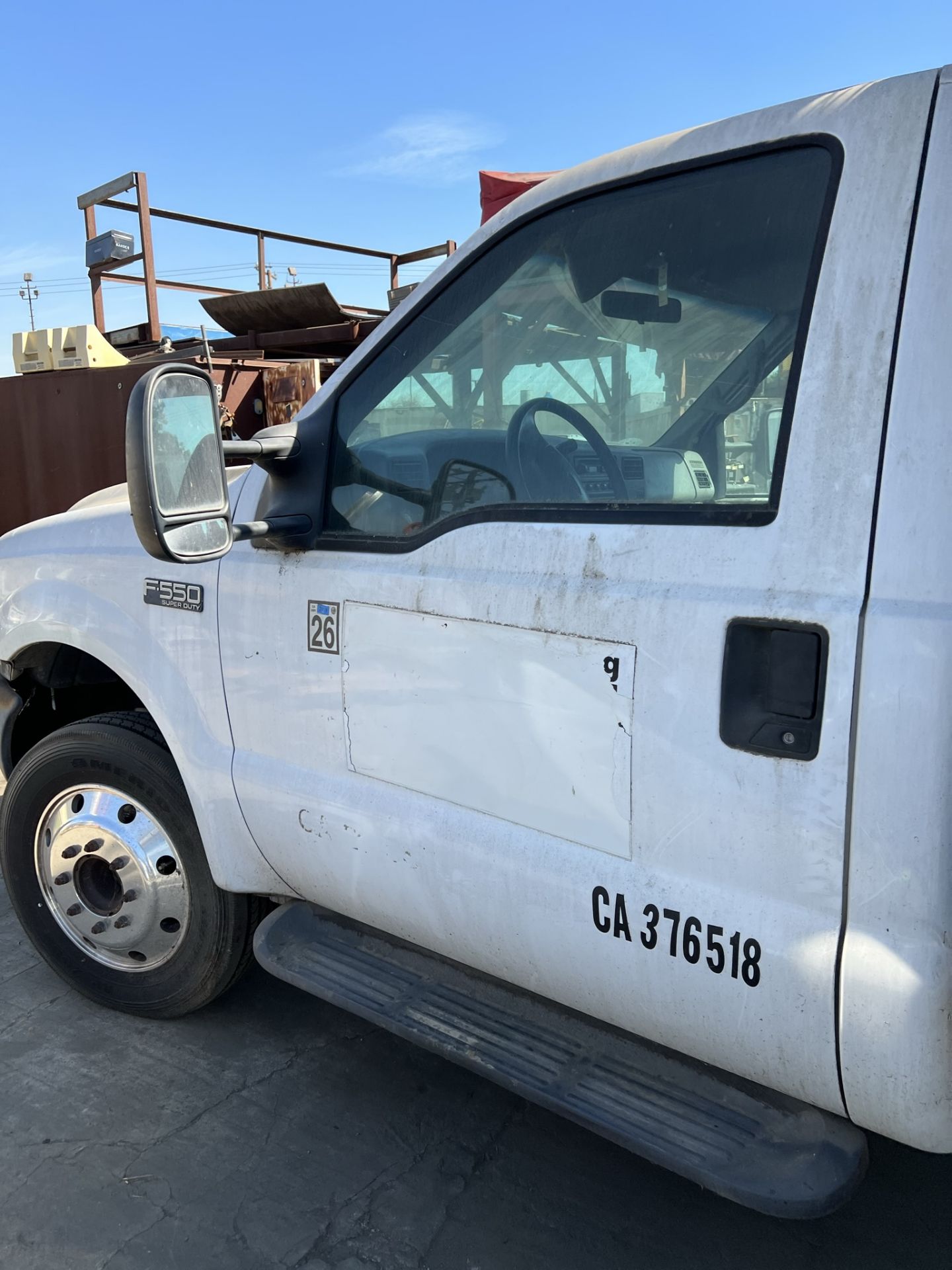 1999 FORD F550 SUPER DUTY, STAKE BED TRUCK, 16' BED, ENGINE NEEDS WORK, GASOLINE 6.8L ENGINE, GOOD - Image 6 of 14