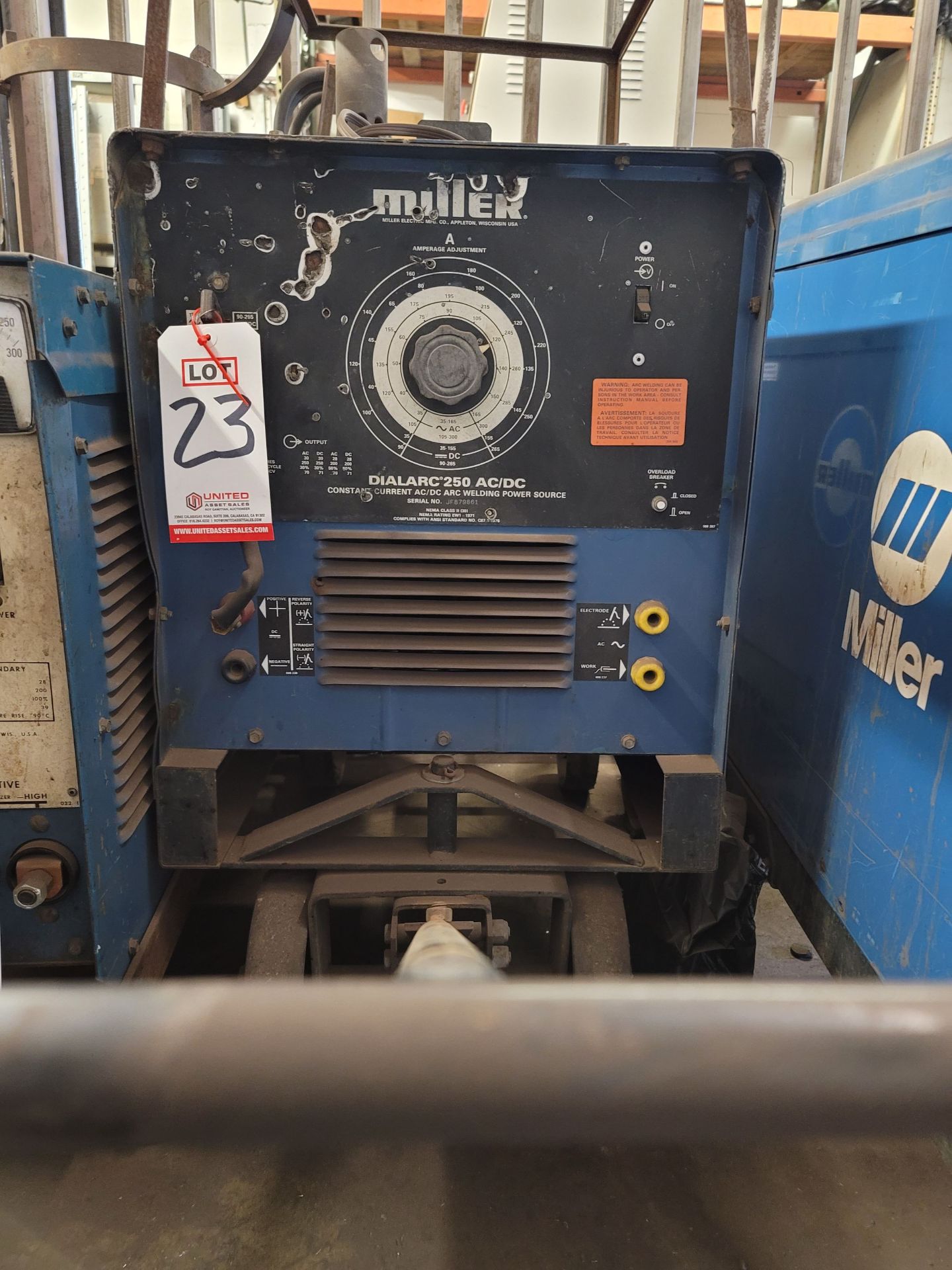 MILLER DIALARC 250 AC/DC WELDING POWER SOURCE, S/N JF879861