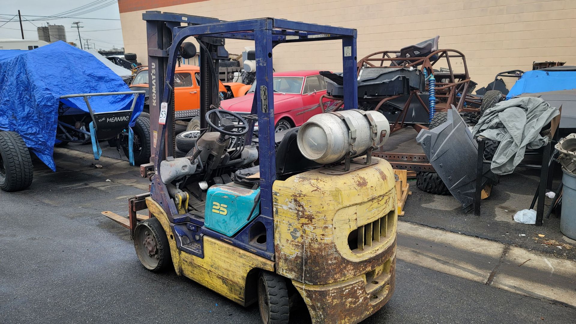 KOMATSU LPG FORKLIFT, MODEL FG25STLP-12, S/N 514759A, 4,480 LB CAPACITY, 2-STAGE MAST, SIDE SHIFT, - Image 2 of 6