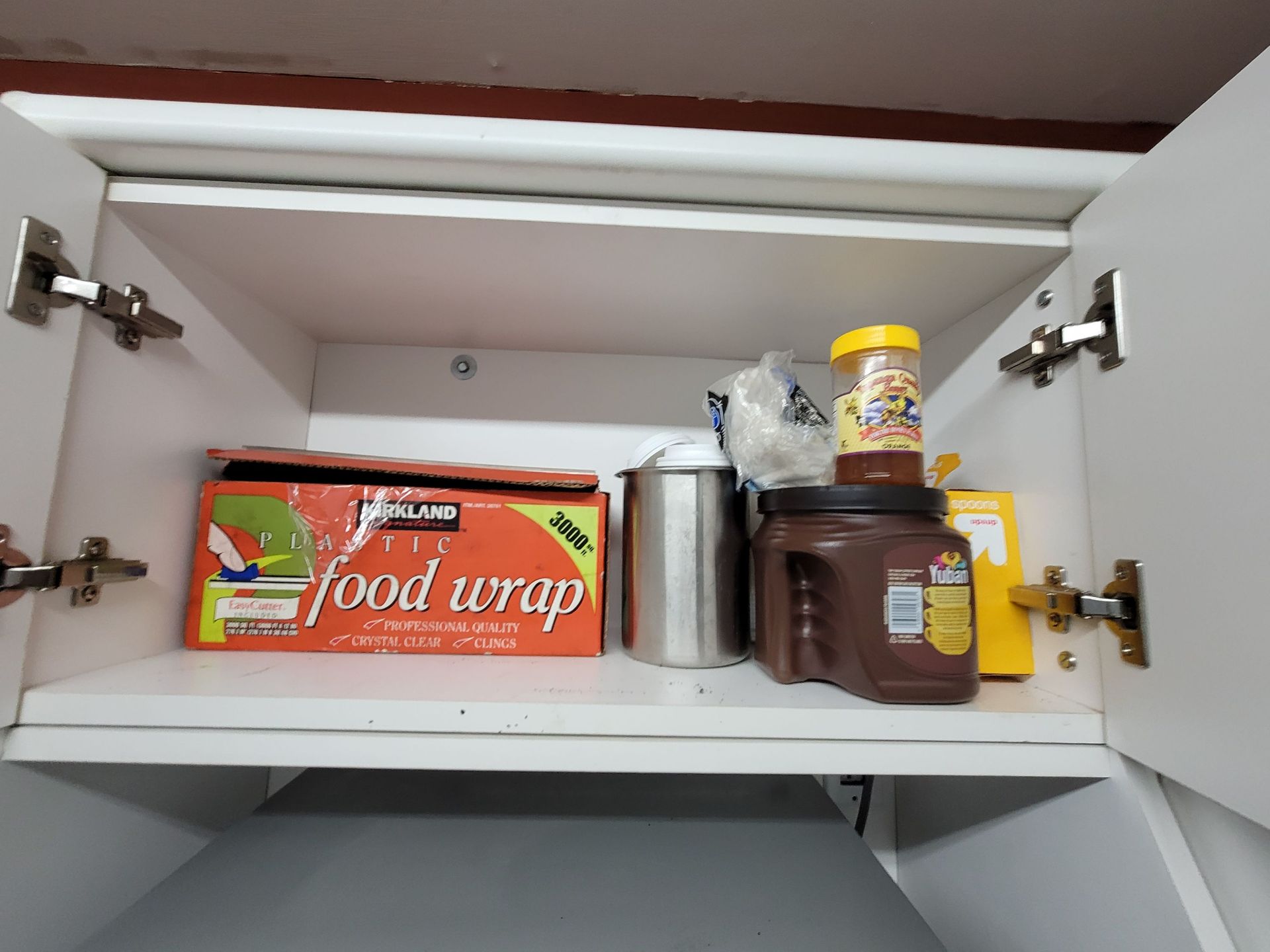 LOT - CONTENTS ONLY OF KITCHEN CABINETS - Image 3 of 7