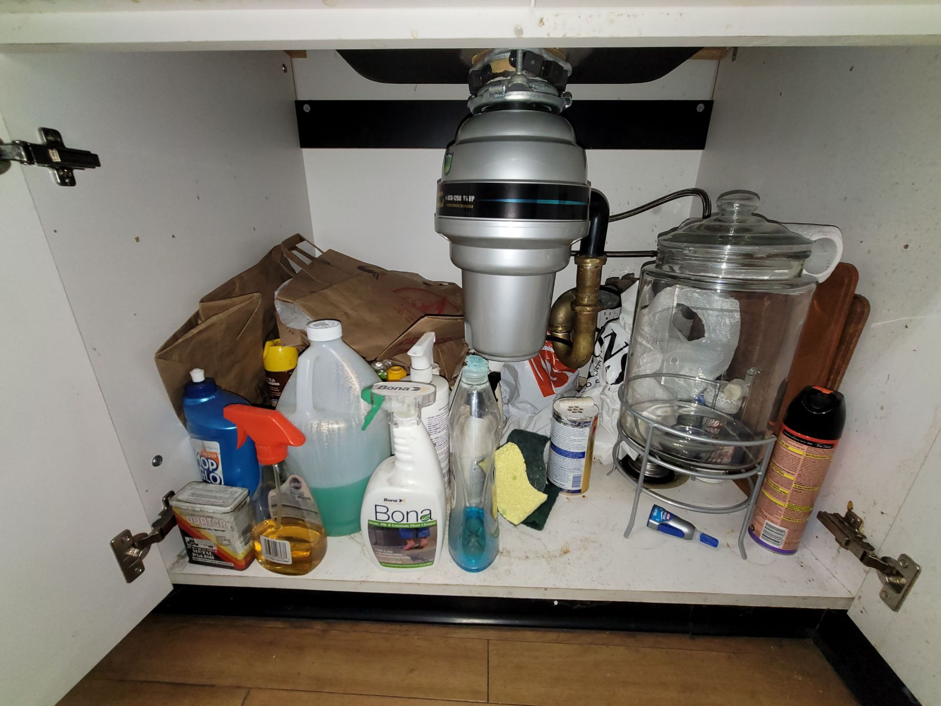 LOT - CONTENTS ONLY OF KITCHEN CABINETS - Image 4 of 7