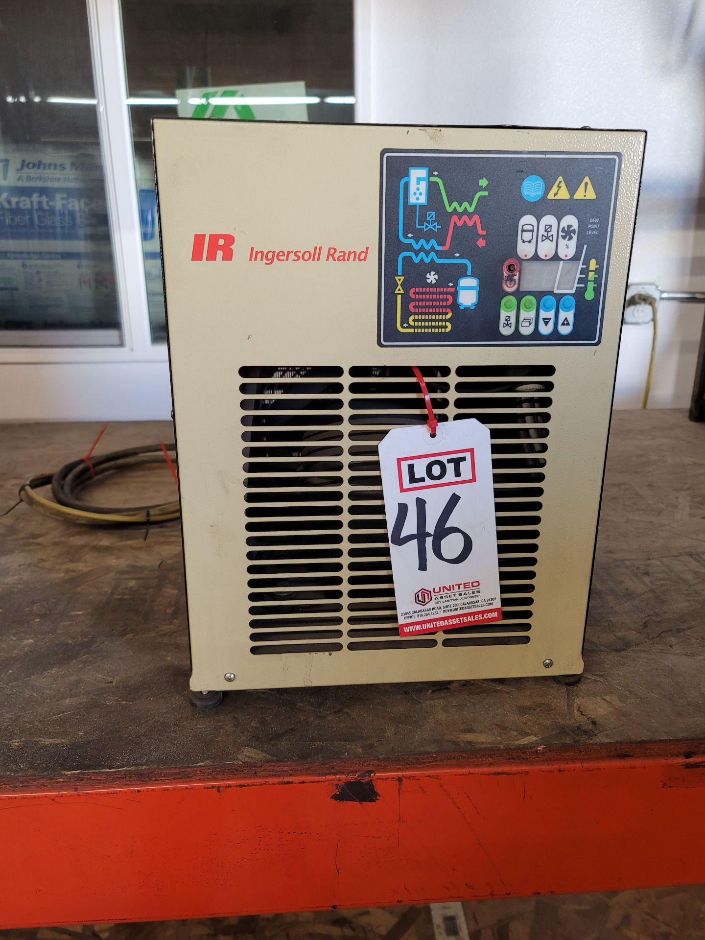 INGERSOLL-RAND REFRIGERATED AIR DRYER, MODEL D25IN-SR, AIR FLOW DEBIT: 15 CFM