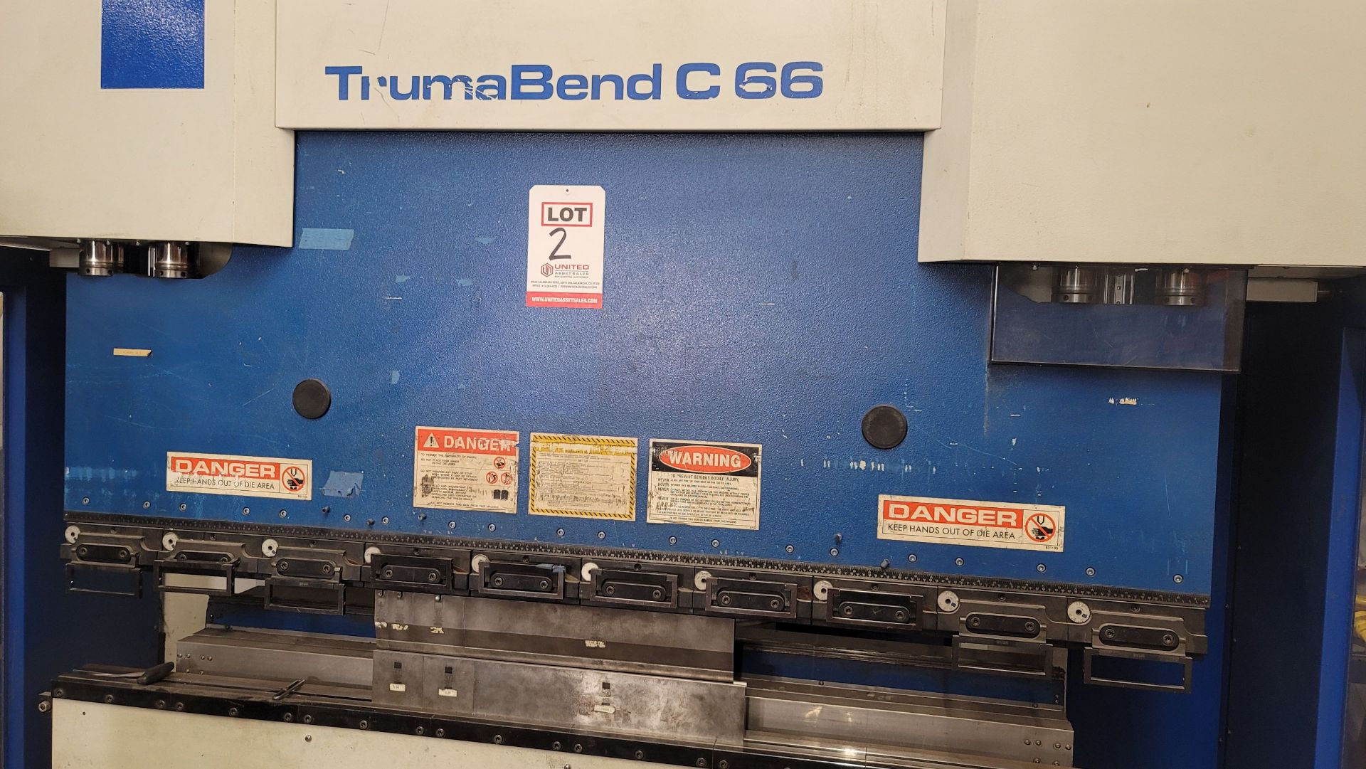 2006 TRUMPF TRUMABEND C66 HYDRAULIC PRESS BRAKE, 66 TON CAPACITY, 4-AXIS BACK GAUGES, 81.8" - Image 9 of 18