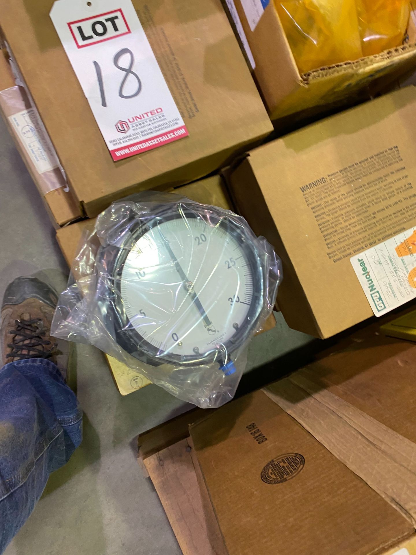 PALLET OF GAGES, VALVES, REGULATORS & MISC. - Image 8 of 9