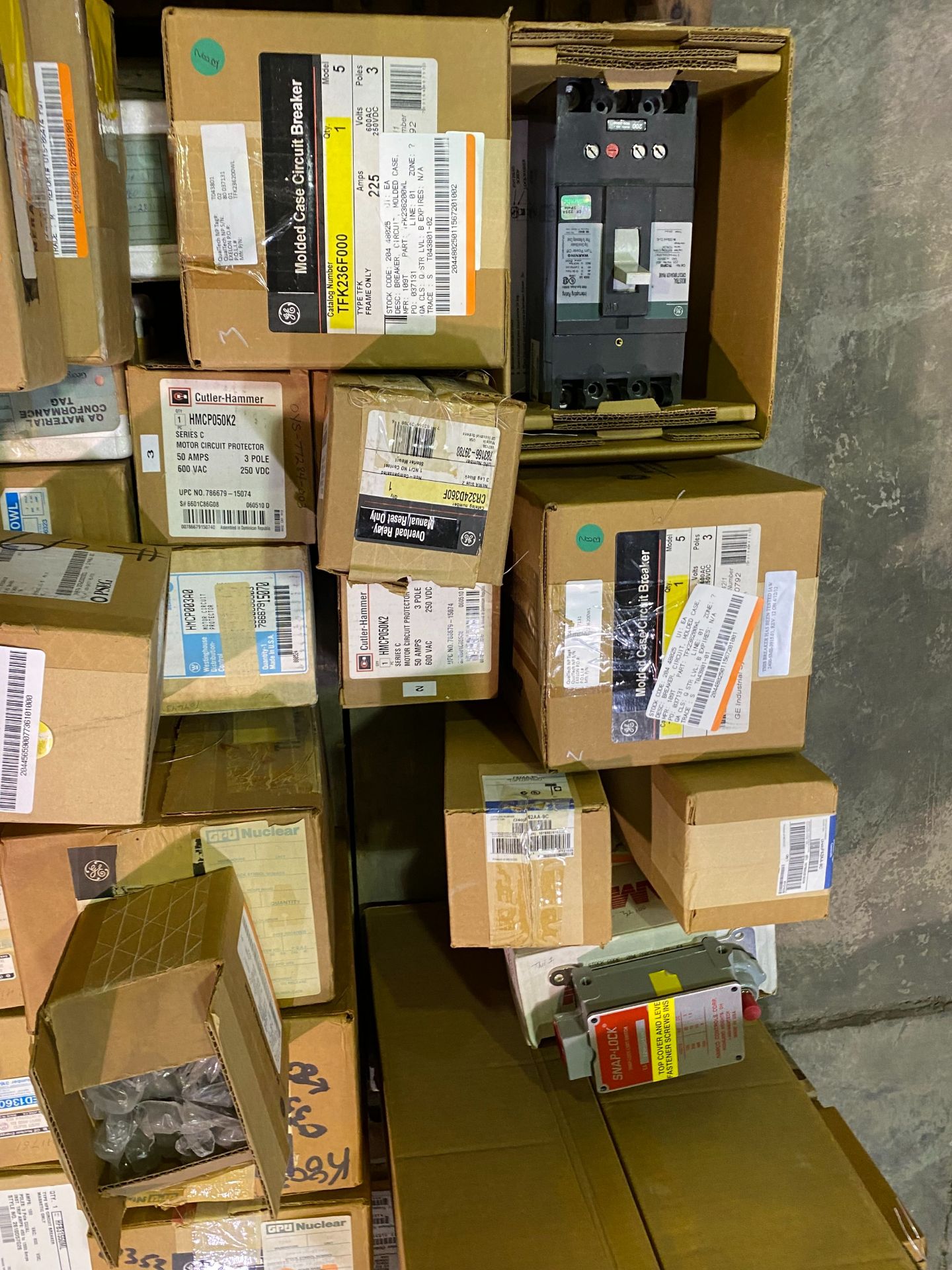 PALLET OF BREAKERS, TIMERS, RELAYS & MISC. - Image 10 of 10