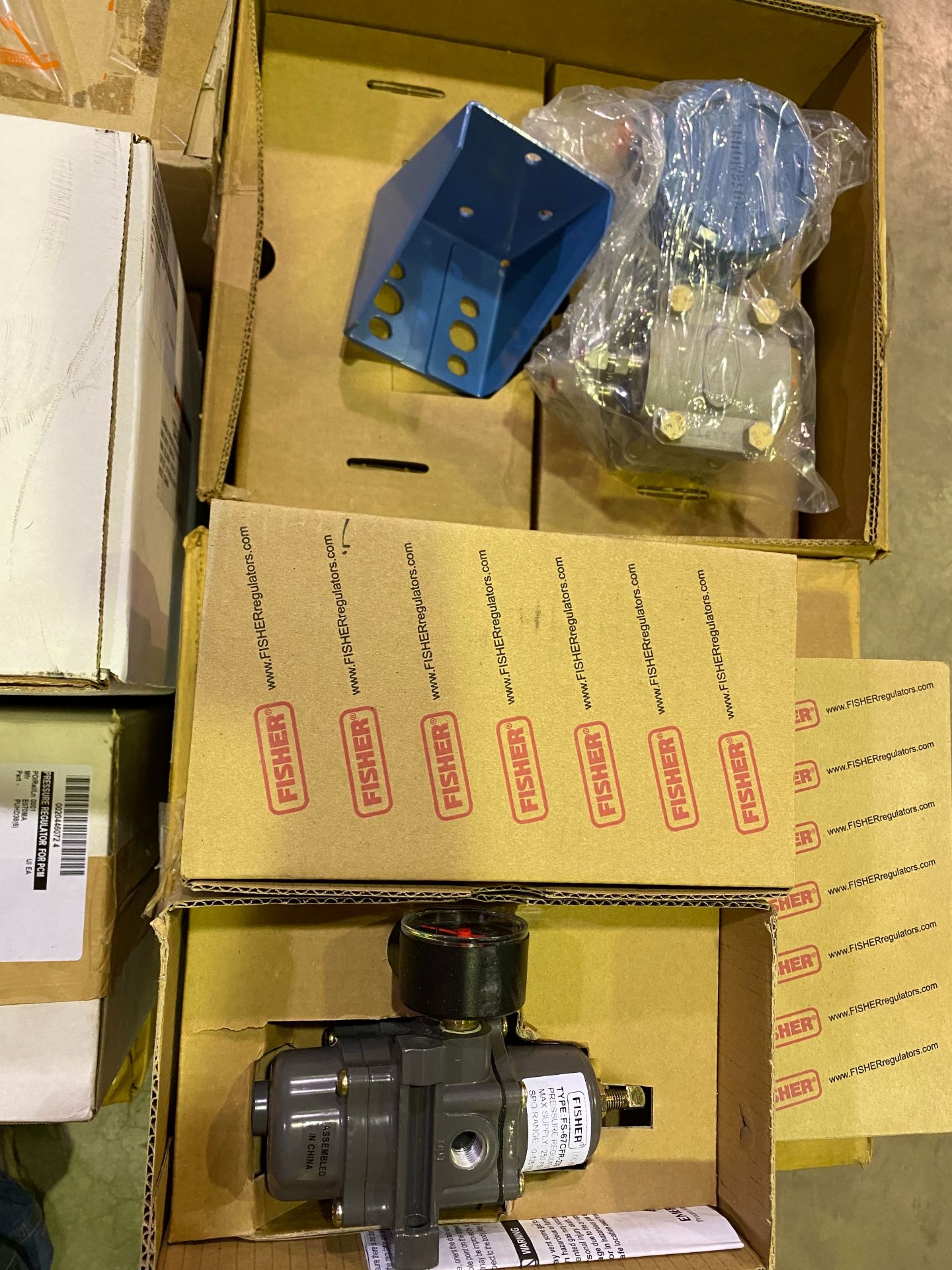 PALLET OF GAGES, REGULATORS, DIFFERENTIAL TRANSMITTERS & MISC. - Image 7 of 9