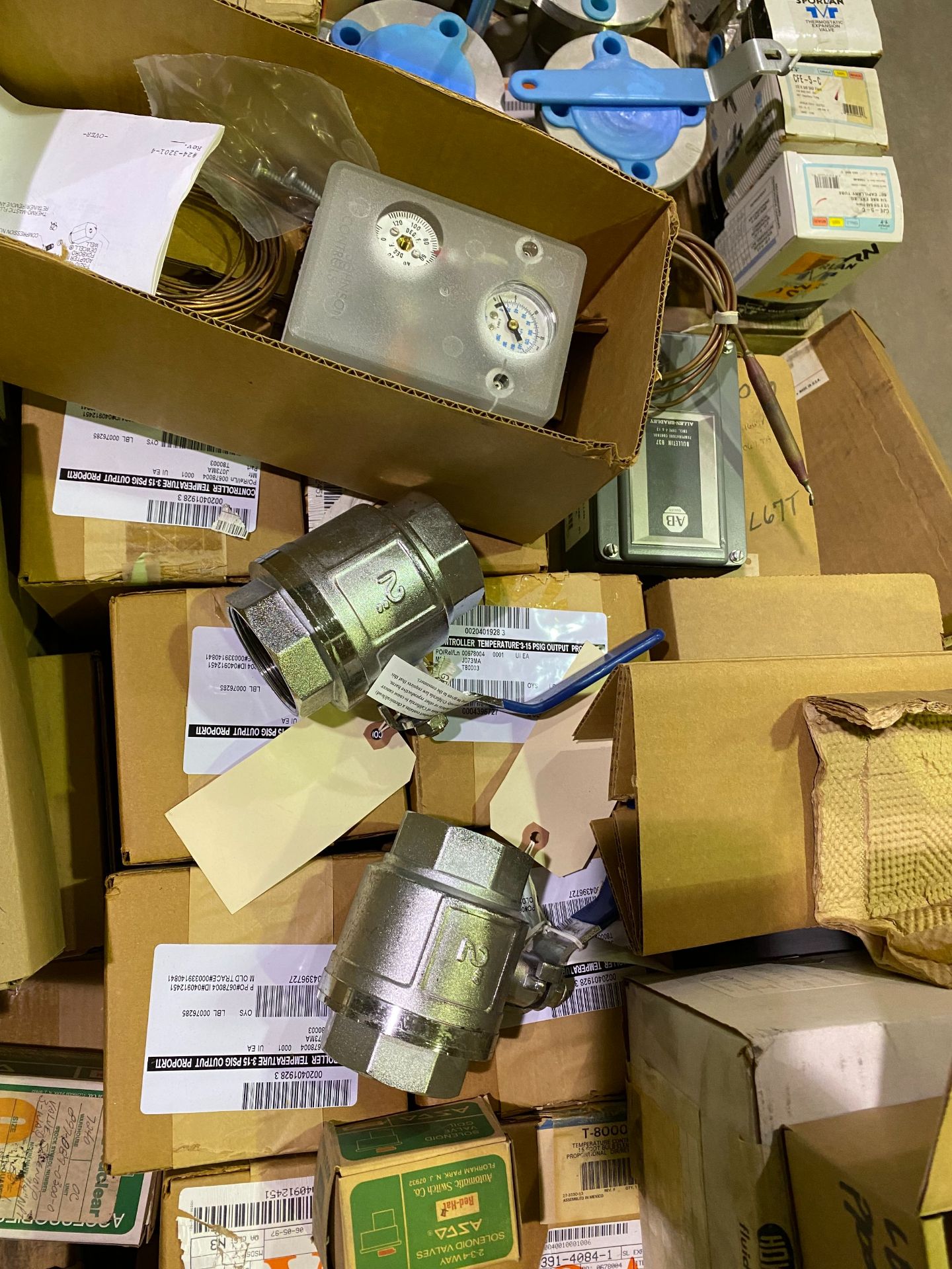 PALLET OF GAGES, VALVES, REGULATORS, CONTROLLERS & MISC. - Image 8 of 8