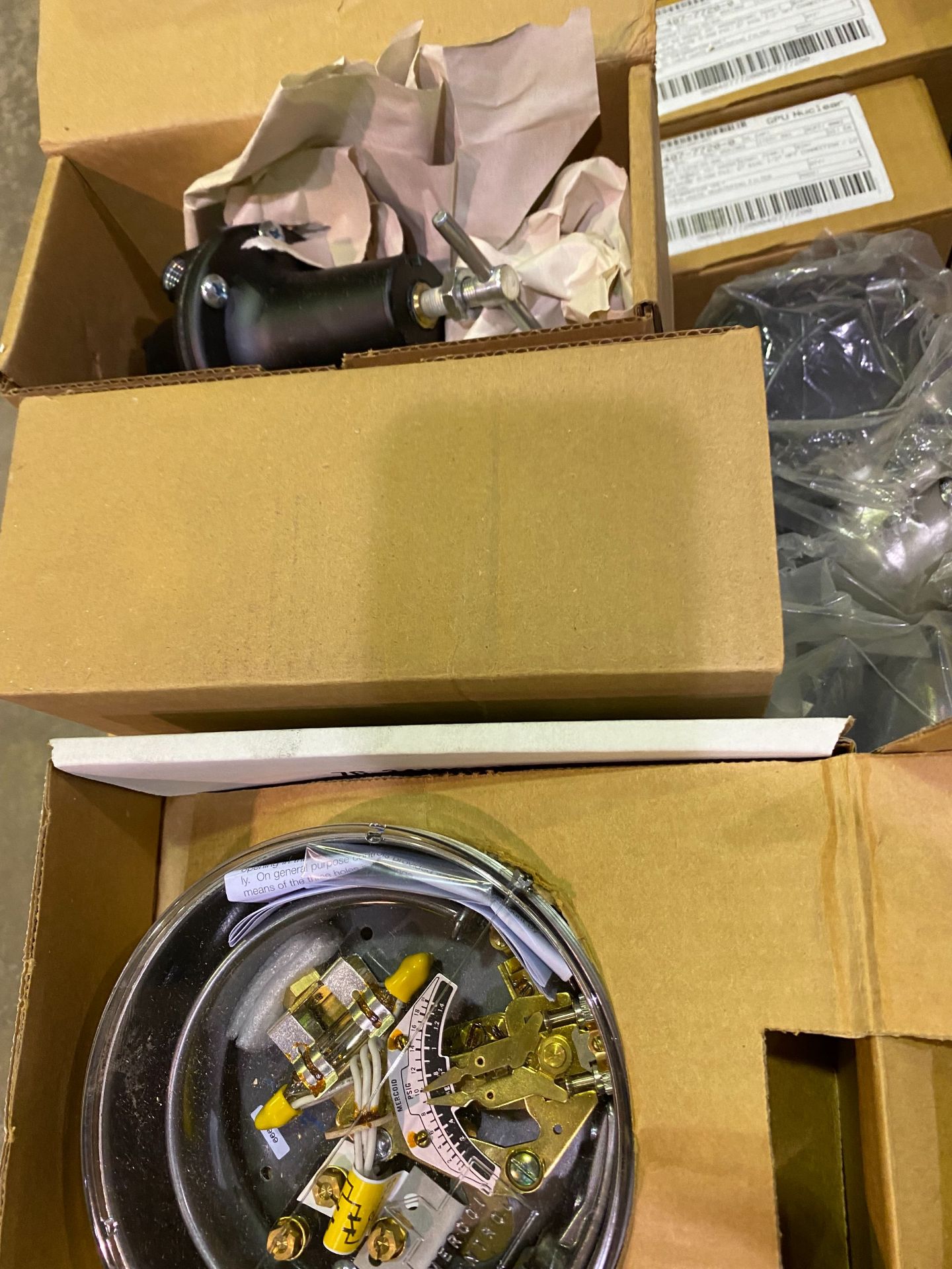 PALLET OF GAGES, VALVES, REGULATORS & MISC. - Image 10 of 10