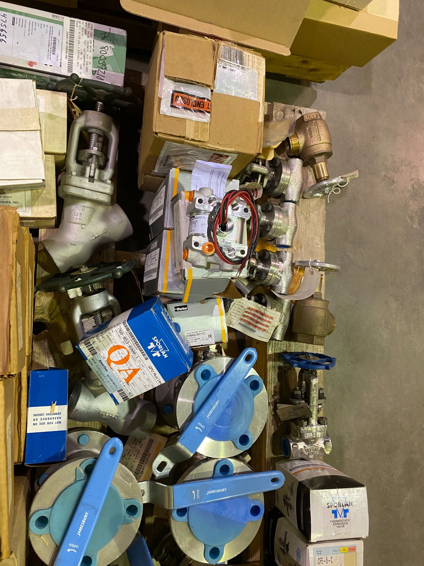 PALLET OF VALVES & MISC. - Image 5 of 6