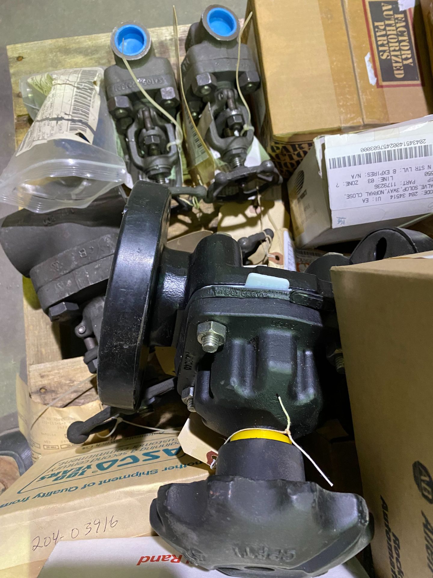 PALLET OF GAGES, VALVES, REGULATORS, CONTROLLERS & MISC. - Image 2 of 8