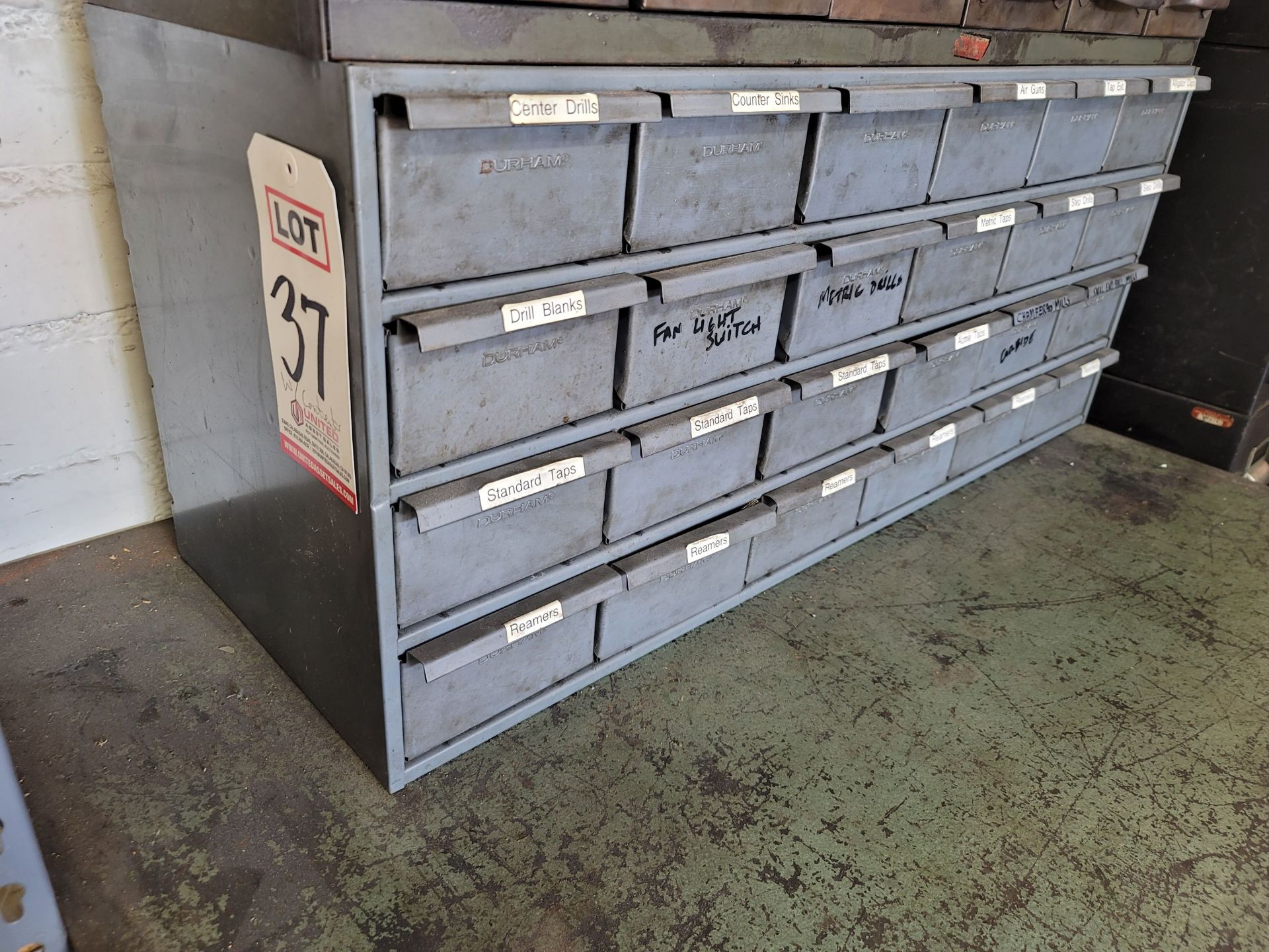 24-DRAWER BENCHTOP PARTS CABINET, W/ CONTENTS: CENTER DRILLS, COUNTERSINKS, TAPS, REAMERS, ETC.