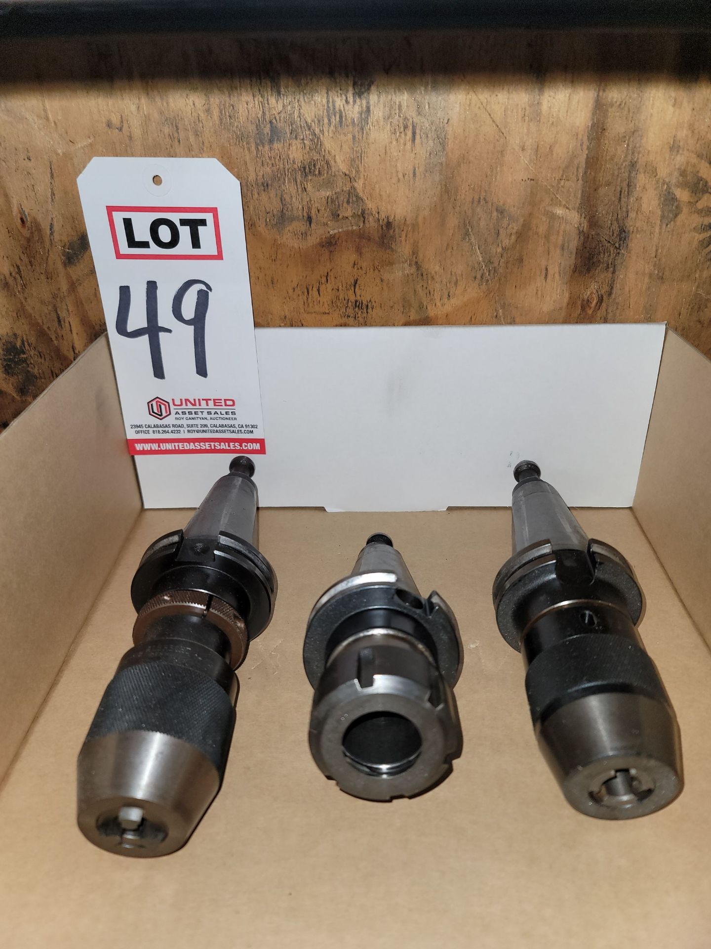 LOT - (2) CAT 40 SPEED CHUCKS AND (1) CAT 40 COLLET TOOL HOLDER